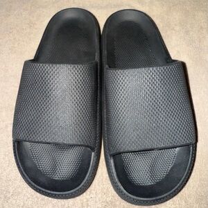 PINK by Victoria’s Secret Slides Black